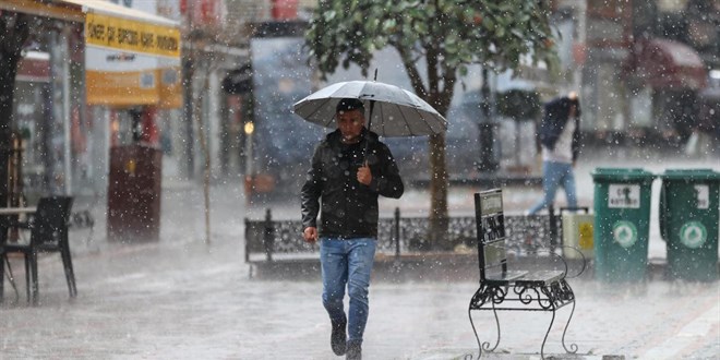 3 bölgeye gök gürültülü sağanak uyarısı