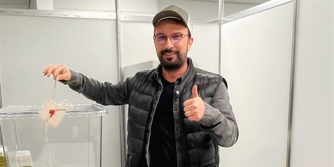 Tarkan 2. tur için oyunu kullandı