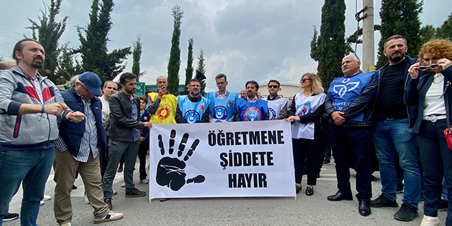 Kocaeli'deki eğitim sendikalarından okul müdürünün darbedilmesine tepki