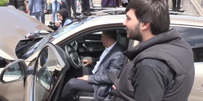Nevşehir Belediyesinin yeni makam aracı 'Kapadokya' renkli Togg tanıtıldı
