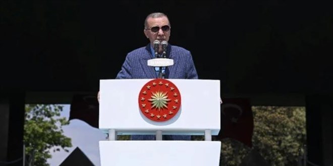 'Türk demokrasisi 27 Mayıs'ta aldığı yarayla sendelemiştir'