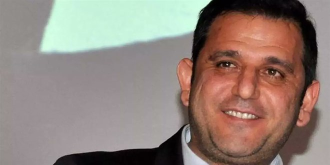 'Zafer işareti' yapıp fotoğraf çektiren Fatih Portakal hakkında suç duyurusu