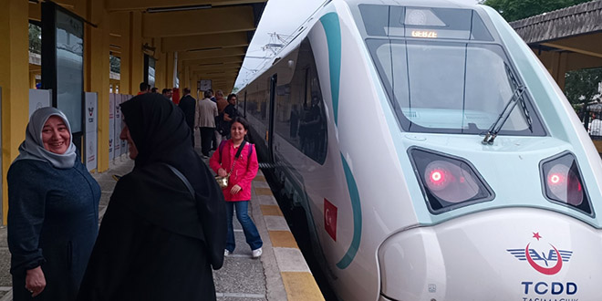 Milli elektrikli trenin üçüncü seti yakında raylara inecek