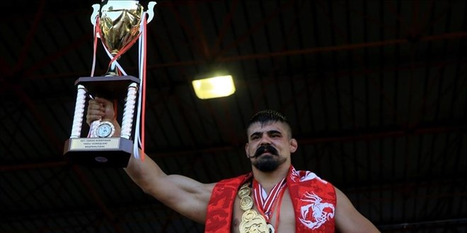 Başpehlivan Cengizhan Şimşek'e hak mahrumiyeti cezası verildi