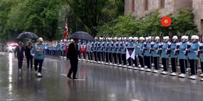 Cumhurbakan Erdoan, yemin etmek zere TBMM'ye geldi