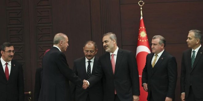 Yeni Dışişleri Bakanı Hakan Fidan'a tebrikler sürüyor