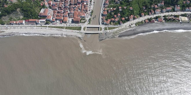 Kastamonu'da denizin rengi değişti