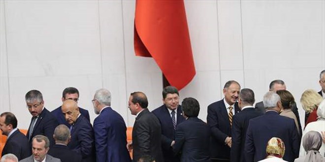 TBMM Genel Kurulunda yeni kabine üyeleri yemin etti