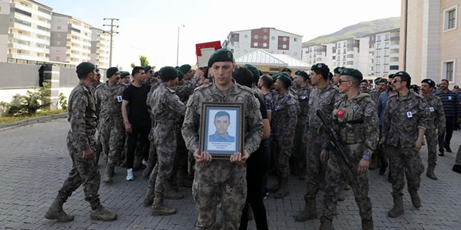 Trafik kazasında hayatını kaybeden polis memuru memleketine uğurlandı