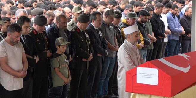 Harp Okulu öğrencisi Muhammed İsmail son yolculuğuna uğurlandı