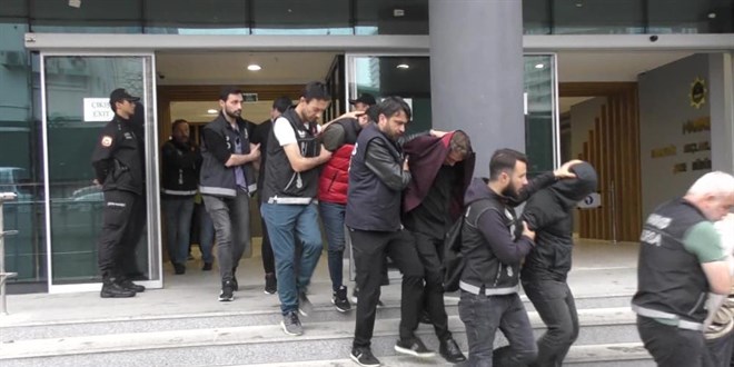 Şafak vakti koçbaşlarıyla özel harekat girdi, narkotik köpeği Truva buldu