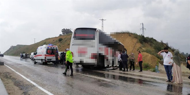 Antalya'da yolcu otobüsü şarampole düştü: 10 yaralı
