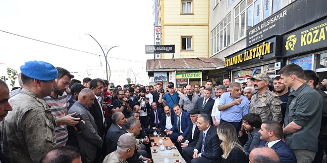 İçişleri Bakanı Yerlikaya'dan Yüksekova'dan 'kardeşlik seferberliği' açıklaması