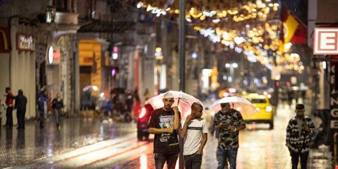 İstanbul'da sağanak etkili oldu