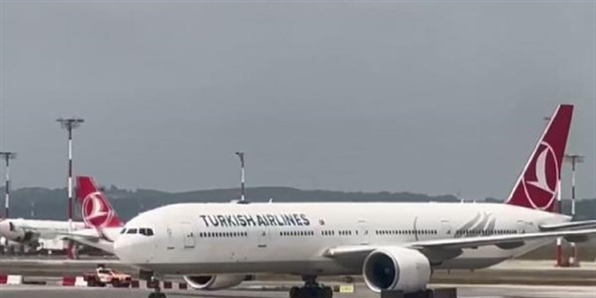 Uçakta kalp krizi geçiren yolcu hayatını kaybetti