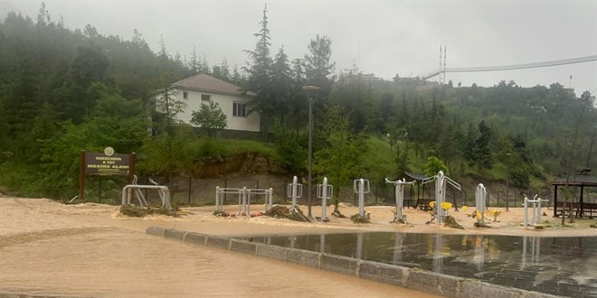 Kahramanmaraş'ta şiddetli yağış sel ve taşkınlara neden oldu