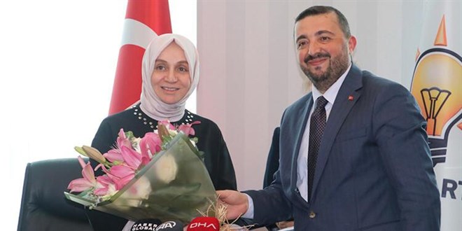 AK Parti İnsan Haklarından Sorumlu Genel Başkan Yardımcısı Zengin, görevi Usta'dan devraldı
