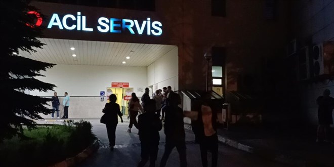Yeni açılan tavuk döner dükkanında yemek yiyen 21 kişi zehirlendi