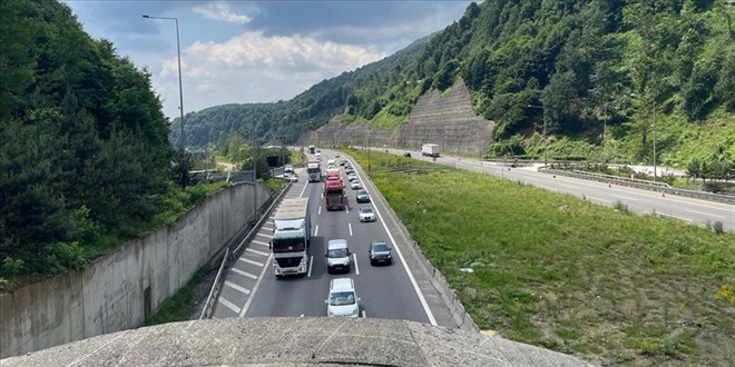 Bolu Dağı geçişinde bayram trafiği önlemleri alındı