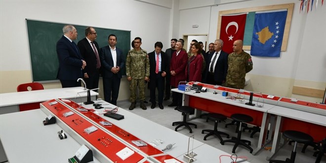 Türk askerinden Kosova'ya eğitim desteği