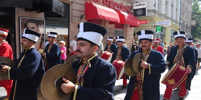 Milli Savunma Bakanl Mehteran Birlii tarihi Mostar Kprs'nde konser verdi