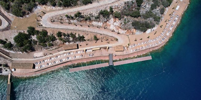 Sosyetenin en ünlü koyuna Bakanlıktan halk plajı