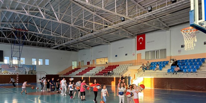 Başarılı sporcuların yolu GSB Spor Okullarından geçiyor