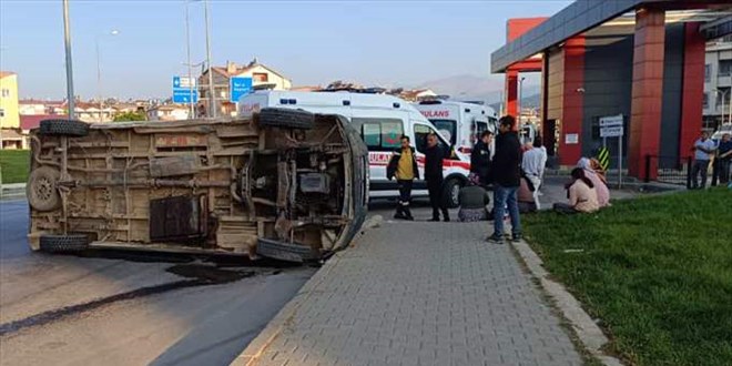 Kahramanmaraş'ta devrilen minibüsteki 9 tarım işçisi yaralandı