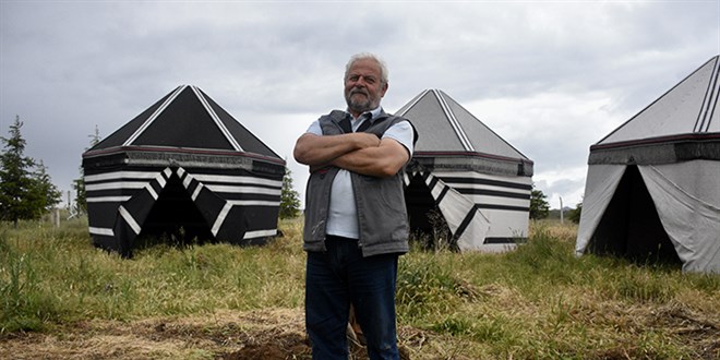 Eskişehir'in temsili 'Nasreddin Hoca'sı göle maya çaldı