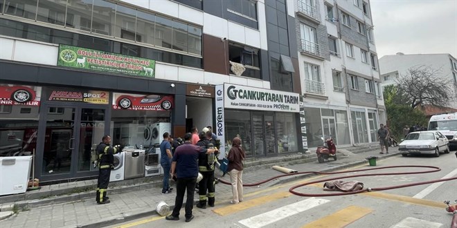 Bolu'da apartman yangını: 6 kişi hastaneye kaldırıldı