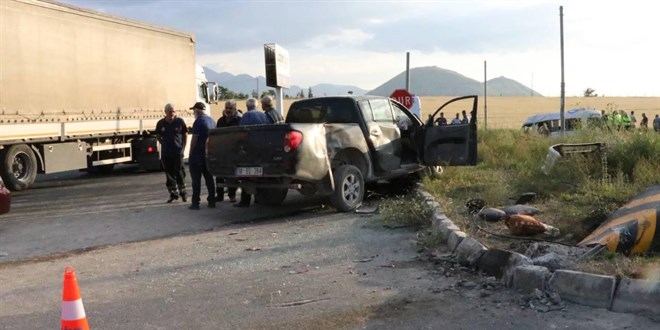 Kayseri'de pikap ile işçi servisi çarpıştı: 21 yaralı