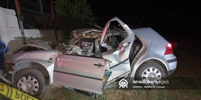 Aydın'da traktörle çarpışan otomobildeki 2 kişi öldü, 2 kişi yaralandı