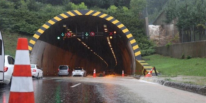 Bolu Dağı Tüneli İstanbul yönü trafiğe kapatıldı