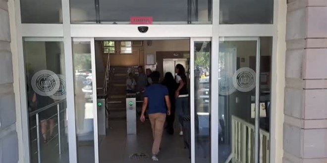 Kendisini rahatsız eden kişiyi öldürdüğü iddia edilen kadın tutuklandı