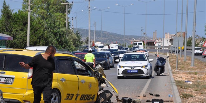 Mersin'de trafik kazasnda 3' salk alan 5 kii yaraland