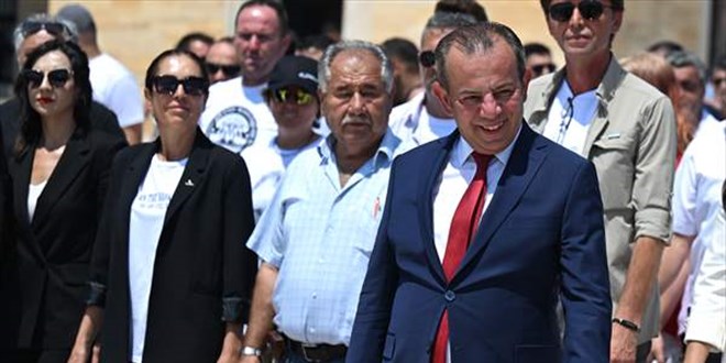 Tanju Özcan, CHP Genel Merkezi önünde: Yeter artık, yeter