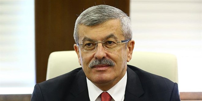 Adalet eski Bakanlarından İpek, cezaevi ve adliye personeline maaş düzenlemesi istedi