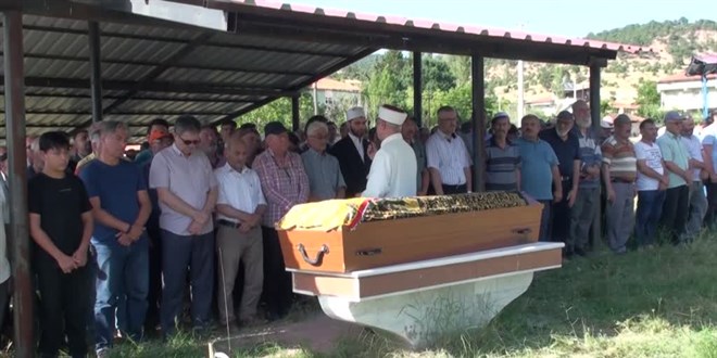 Cilo buzullarında hayatını kaybeden Adalet Bakanlığı çalışanı toprağa verildi