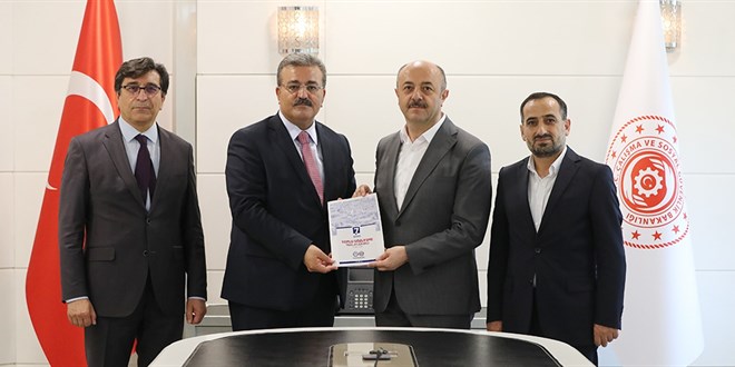 Eğitim-Bir Sen, Toplu Sözleşme tekliflerini Bakanlığa teslim etti