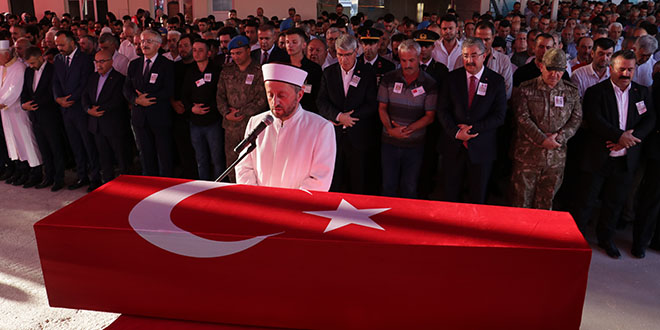 Şehit Ulaştırma Sözleşmeli Er Ömer Cinkara defnedildi