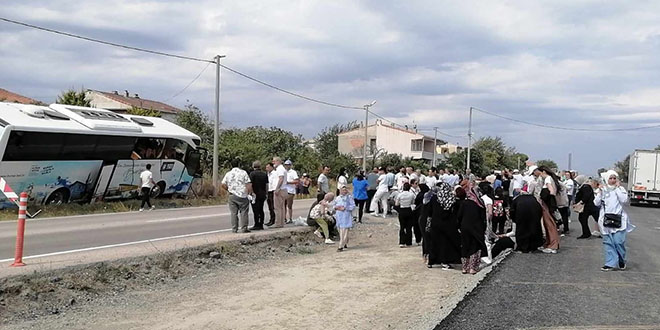 Çanakkale'de barakaya çarpan tur otobüsünün sürücüsü öldü