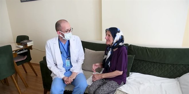 Bakan Koca'dan, yaşlılar için oluşturulan 'YAŞAM' merkezlerine ilişkin açıklama