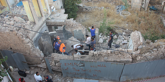 Kilis'te metruk binanın bir kısmı yıkıldı, Valilik açıklama yaptı