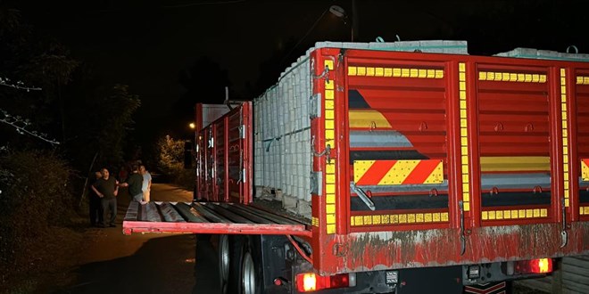 Kamyonun açık kalan dorsesi camiye giden yaşlı adamı öldürdü
