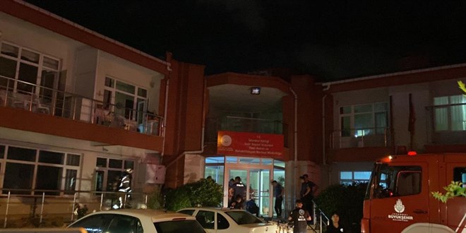 Huzurevinde korkutan yangın: 115 kişinin kaldığı bina tedbiren boşaltıldı