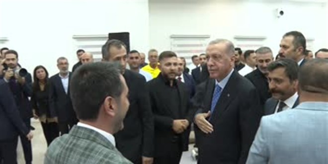 Erdoğan Pendik'teki cemevinde muharrem ayı iftarına katıldı