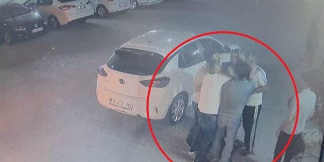 Kirayı 10 bin liraya çıkarmayan kiracıya site önünde saldırı