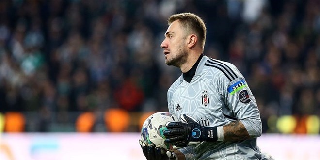 Beşiktaş, Mert Günok'un sözleşmesini yeniledi