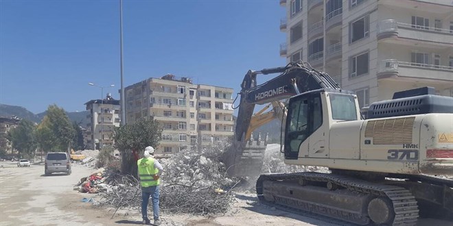 Deprem bölgesindeki esnaf ve sanatkarlar kredi ödemelerine ilişkin yeni düzenlemeyi bekliyor