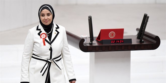 DEVA Parti'li Esen 'kadınların nafaka hakkından adil yararlanamadığını' savundu